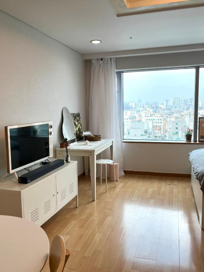 Apartamento Hongik Univ Station Exit 1 Seúl Exterior foto